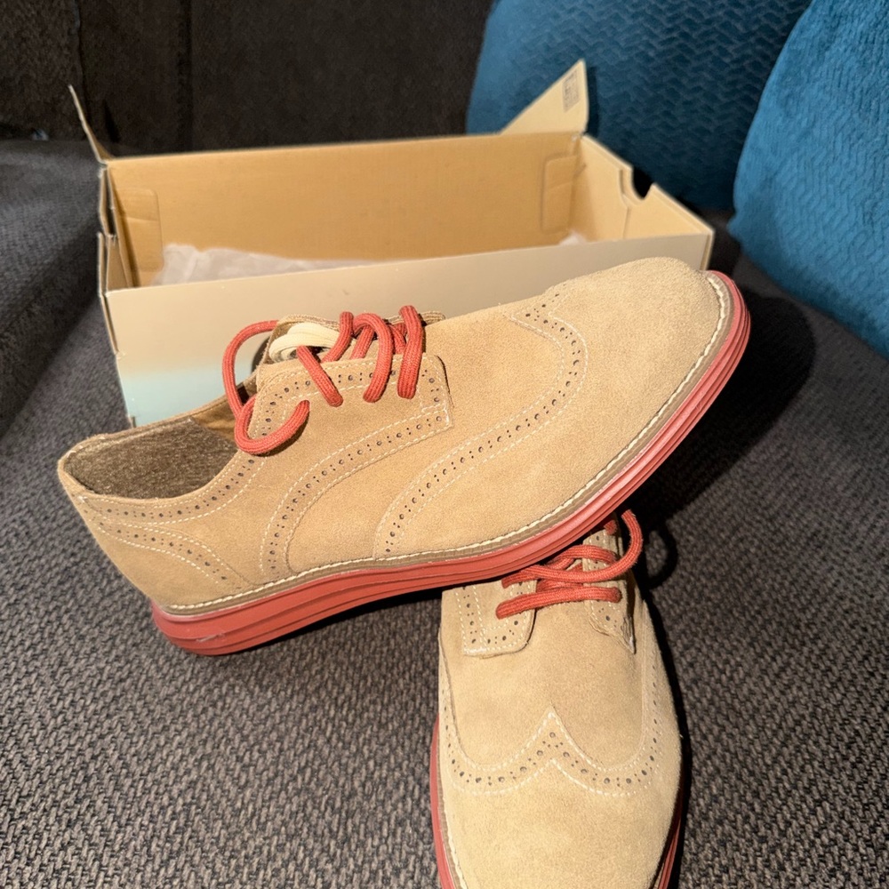 Skechers Tan Suede Oxfords women size 10 - Picture 4 of 5
